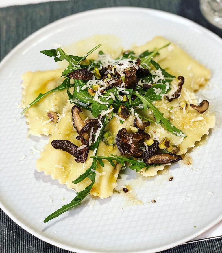 Ravioli med kronärtskocksfyllning