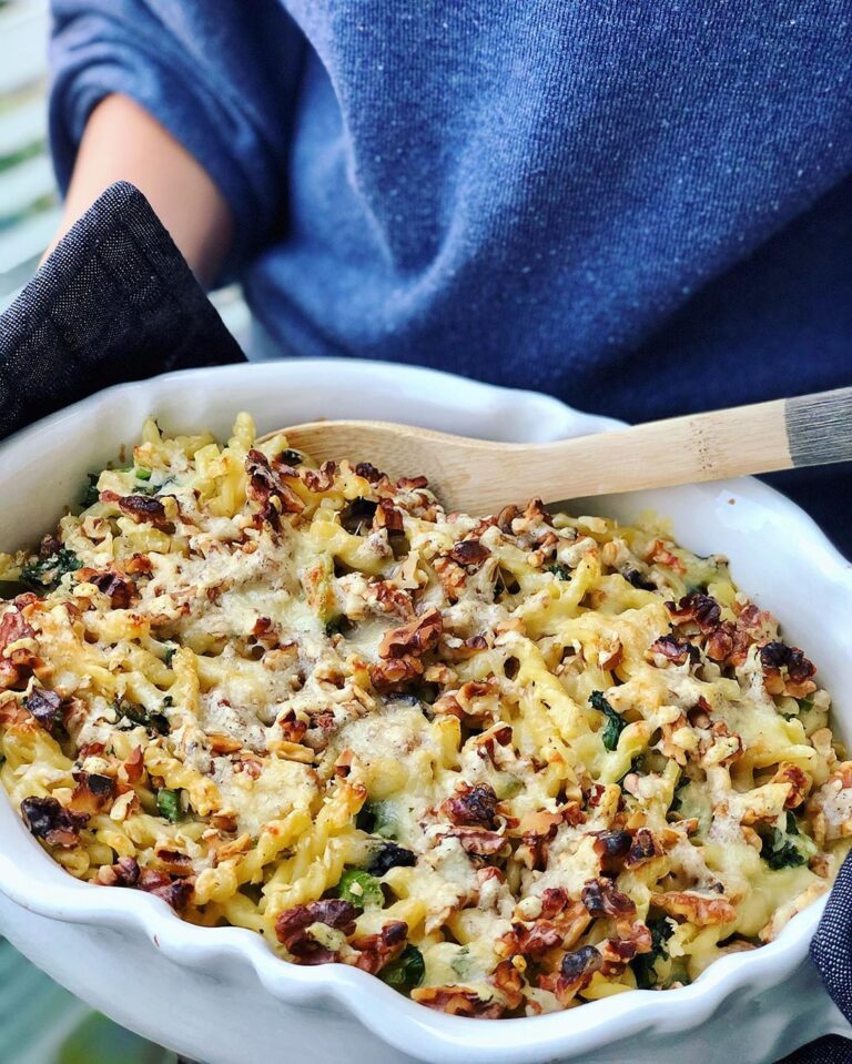 Pastagratäng med grönkål