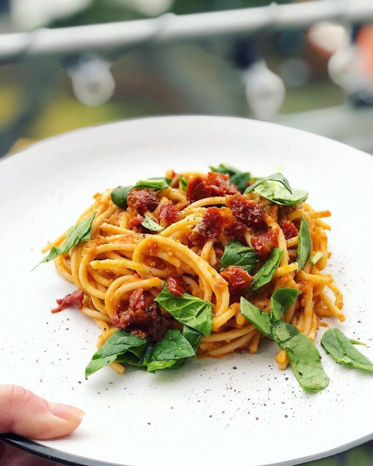 Pasta med vita bönor och soltorkade tomater