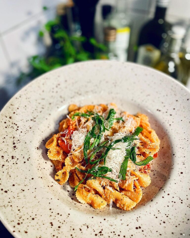 Fänkålspasta med tomat och ricotta