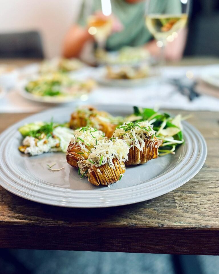 Friterade jordärtskockor och hasselbackspotatis