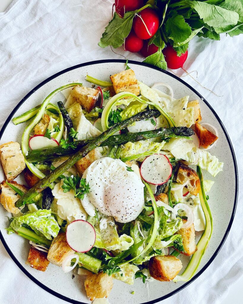 Vårig caesarsallad