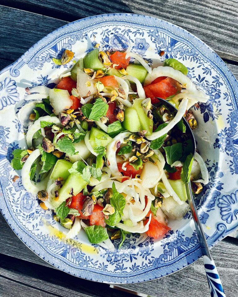 Melon- och fänkålssallad med mynta och pistage