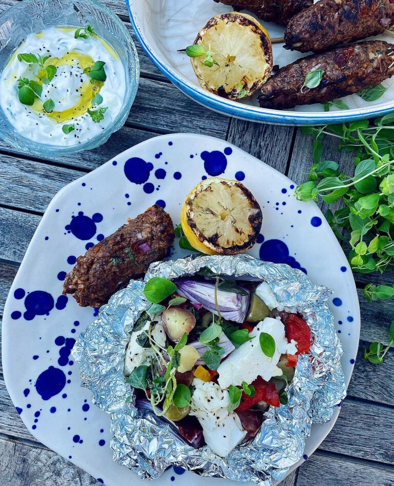 Grillade potatis- & grönsaksknyten, färsspett och tzatziki