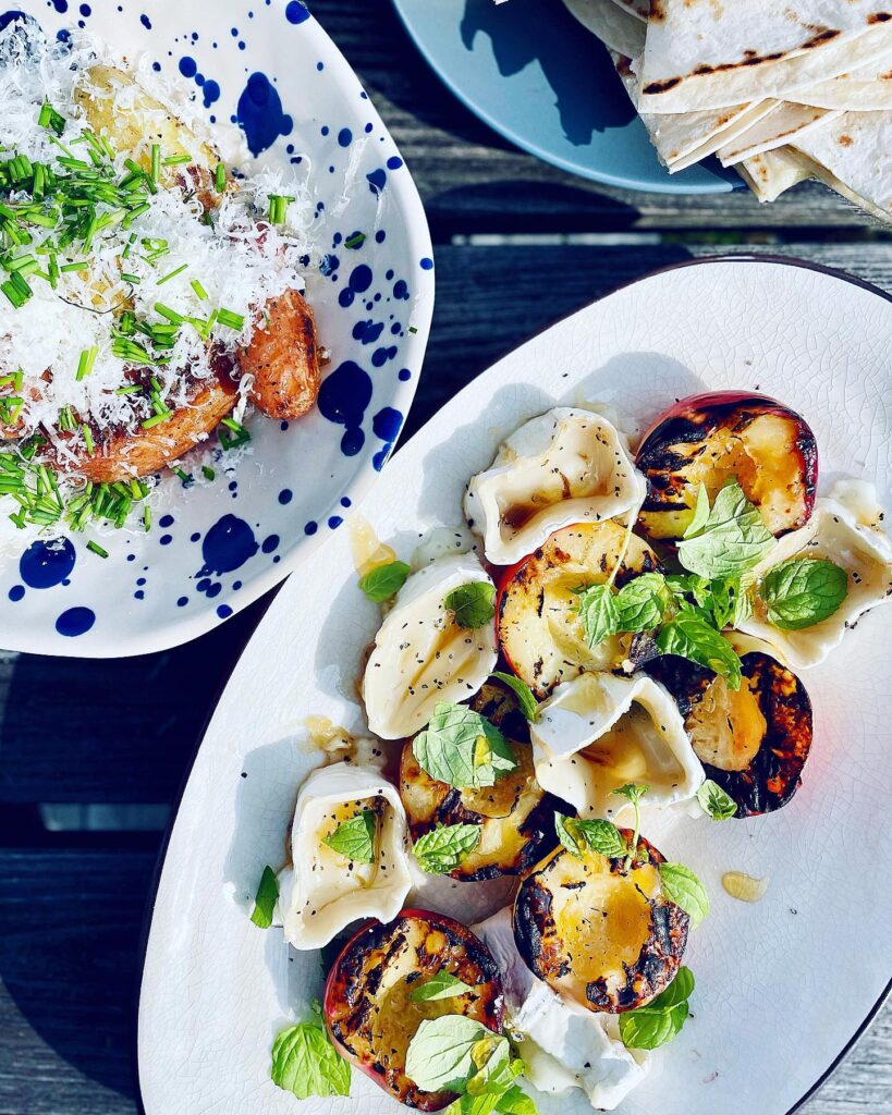Grilltapas med nektarin och chèvre