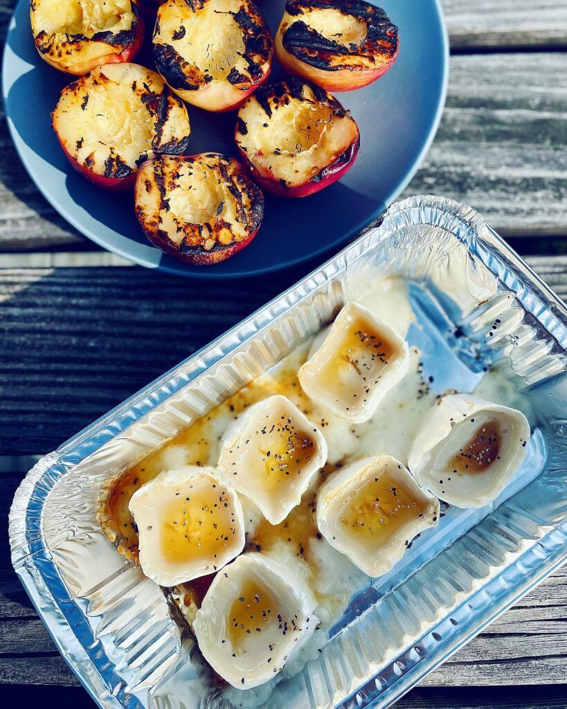 Grilltapas med nektarin och chèvre
