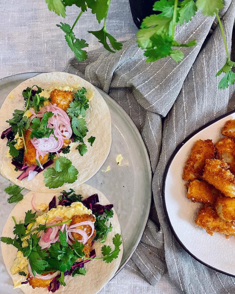 Tacos med friterad rotselleri, majskräm och chilimajjo