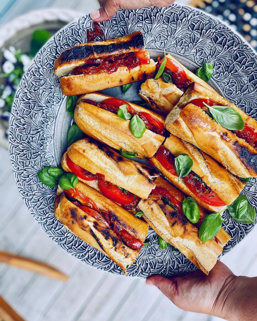 Grillade baguetter med tomat och mozzarella