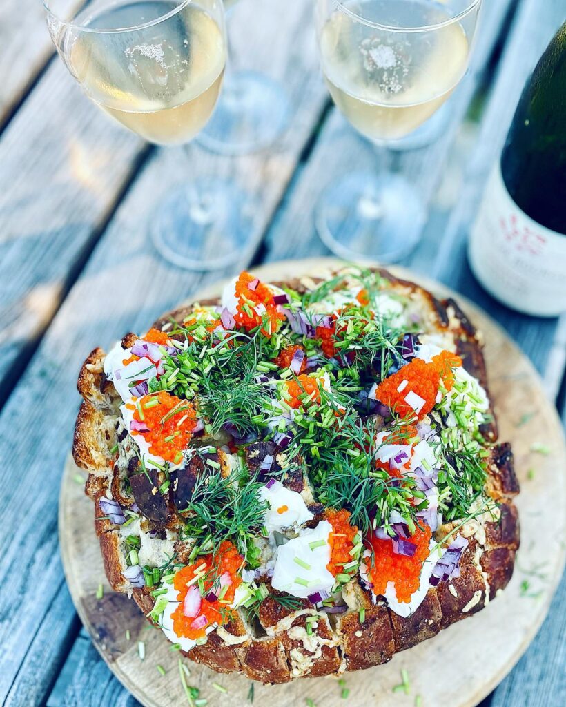 Ugnsbakat sommarbröd med Västerbottensost