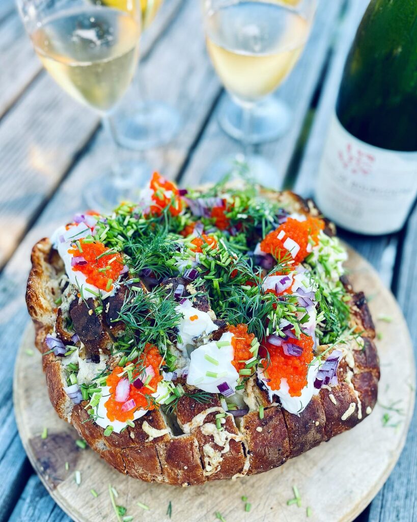 Ugnsbakat sommarbröd med Västerbottensost