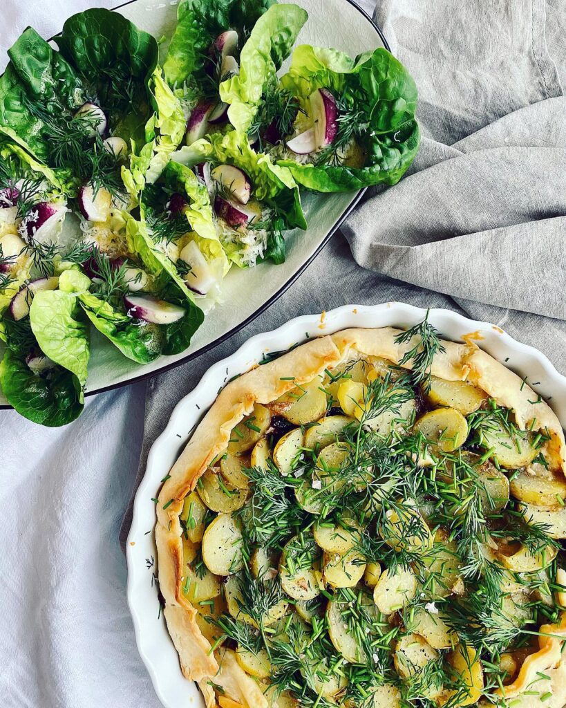 Potatispaj med gruyère och karamelliserad lök