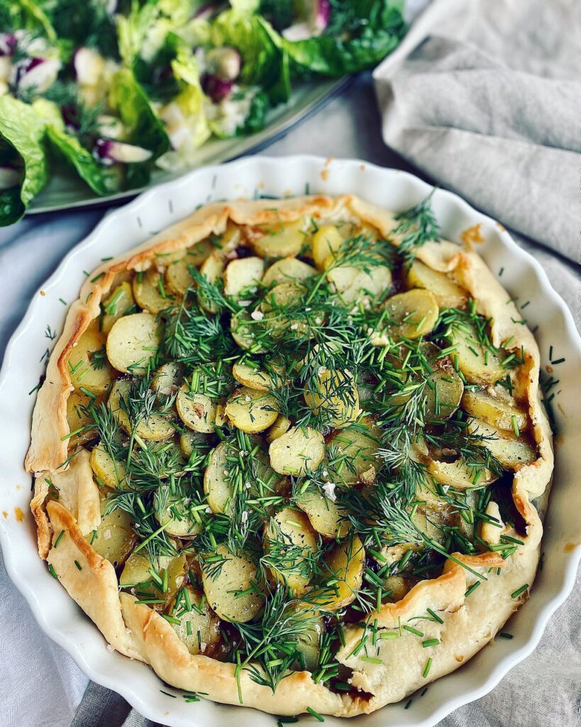 Potatispaj med gruyère och karamelliserad lök