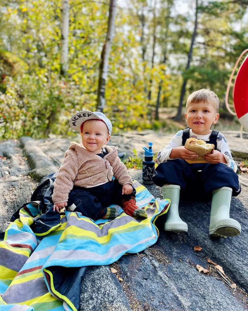 Grillad kantarelltoast i skogen