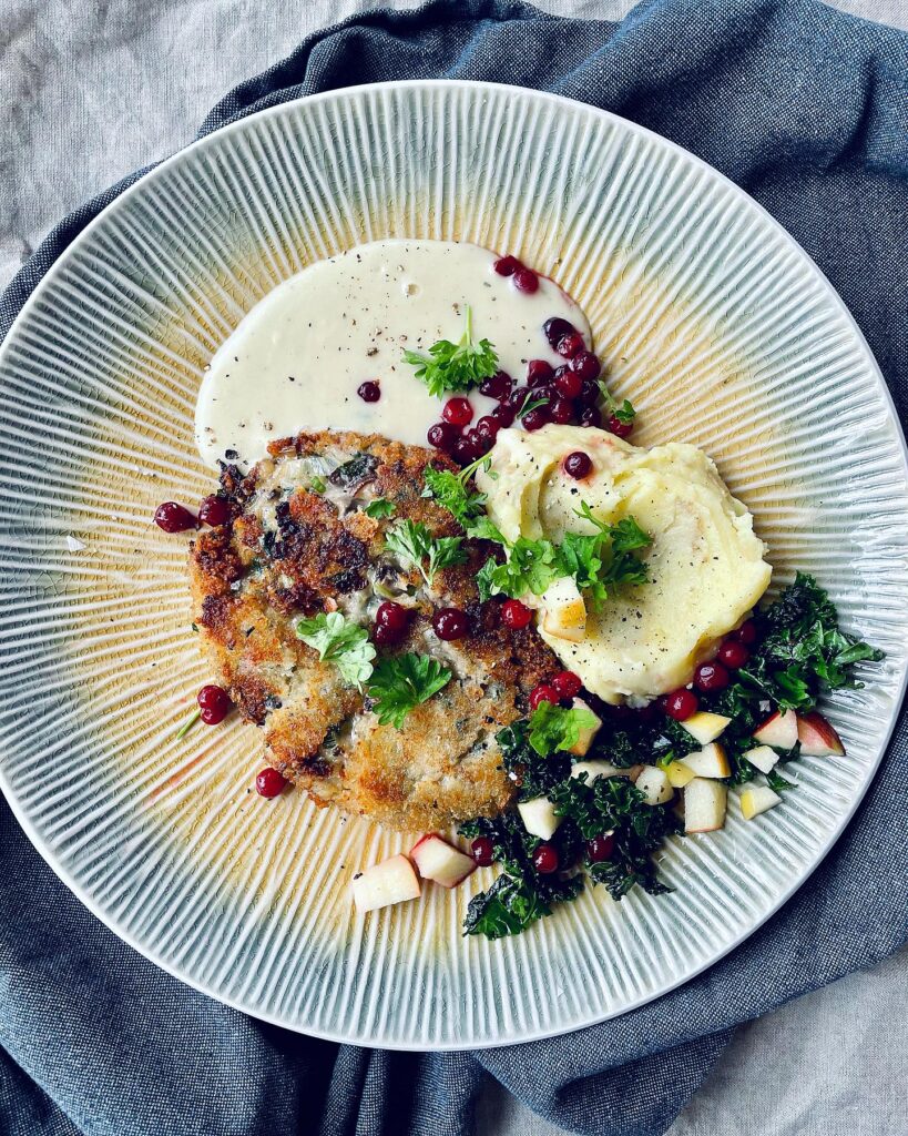 Svampbiffar med potatismos och gräddsås