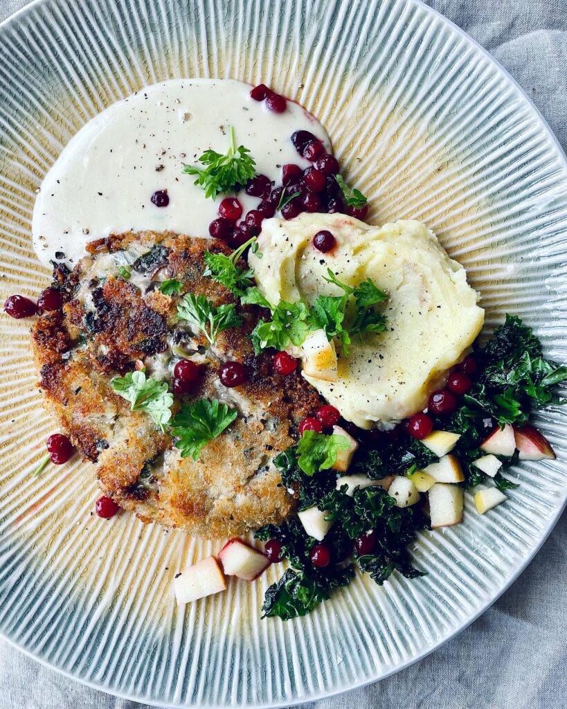Svampbiffar med potatismos och gräddsås