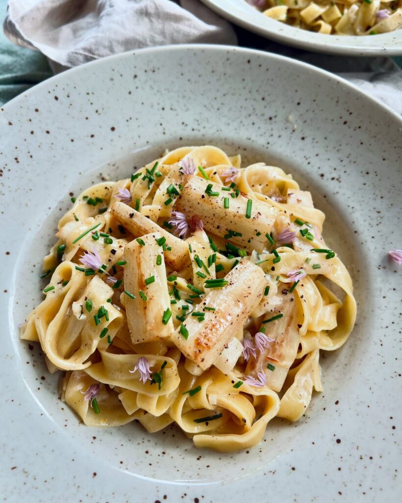 Beurre blancpasta med vit sparris och citron