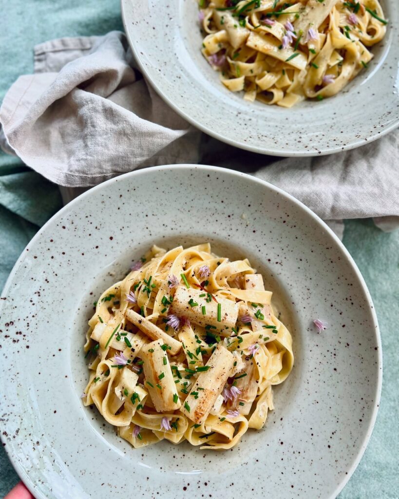 Beurre blancpasta med vit sparris och citron