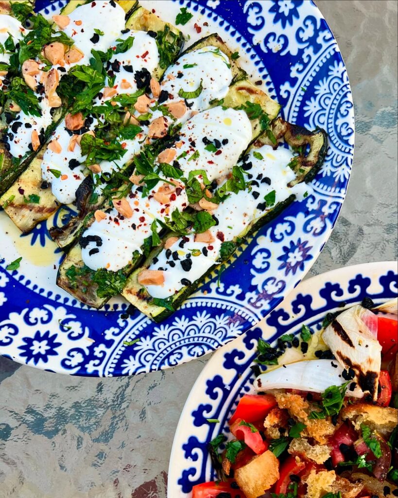 Grillad zucchini med citron- och vitlöksyoghurt