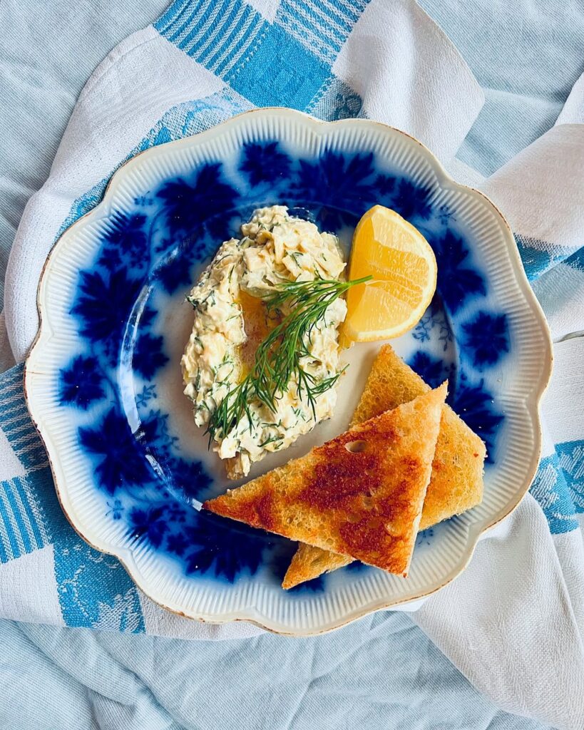 Vegetarisk Toast Skagen med kronärtskocka